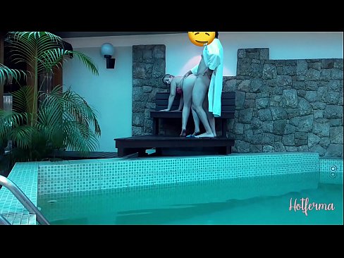 ❤️ Boss invita a cameriera à a piscina, ma ùn pudia resiste à un caldu ️ Super sex à co.fuxporn-com.ru